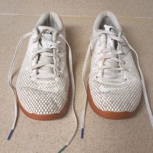 Men nike shoes size 9.5, cheap, because they have wear sign on each side